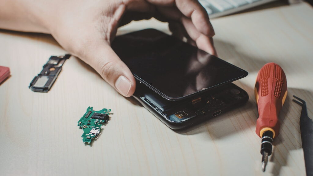 How Long Does It Take to Fix a Phone Screen